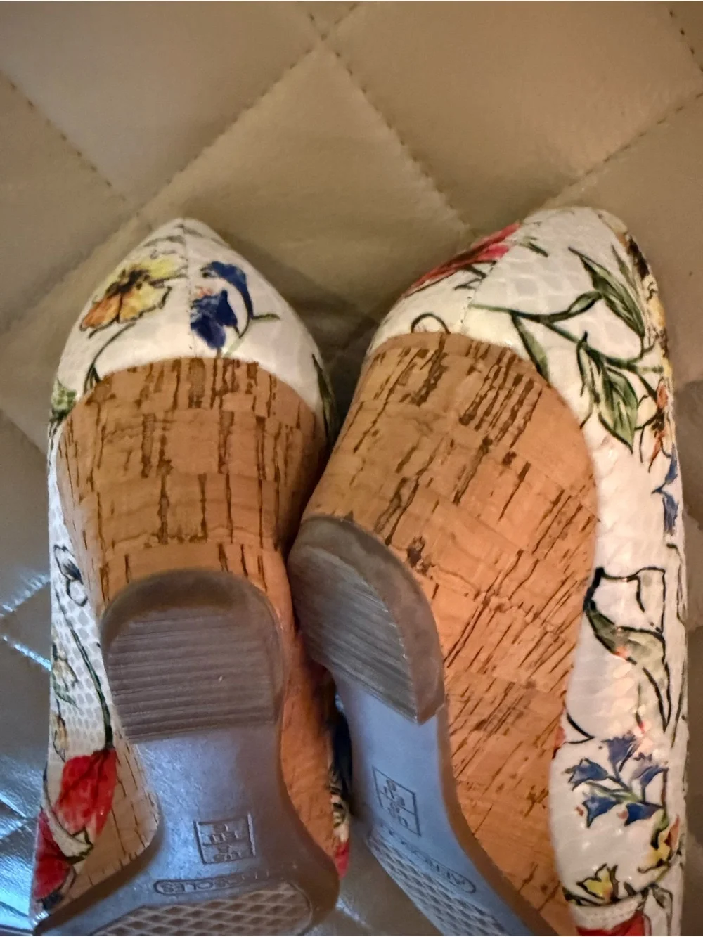 AEROSOLES lightweight peep